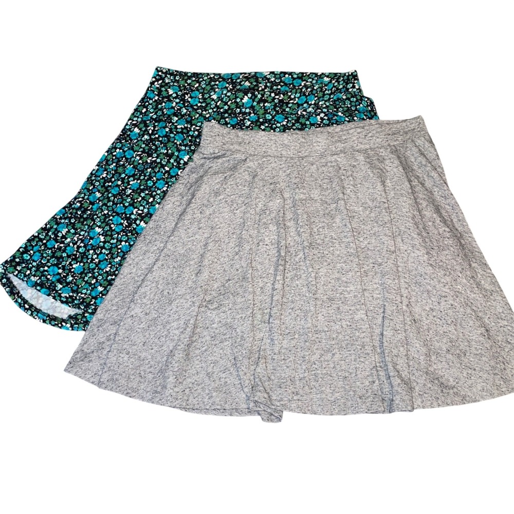 Y2K Skater Skirt Bundle 2 Pack Womens Large Heather Gray Floral Knit Mini Skirts